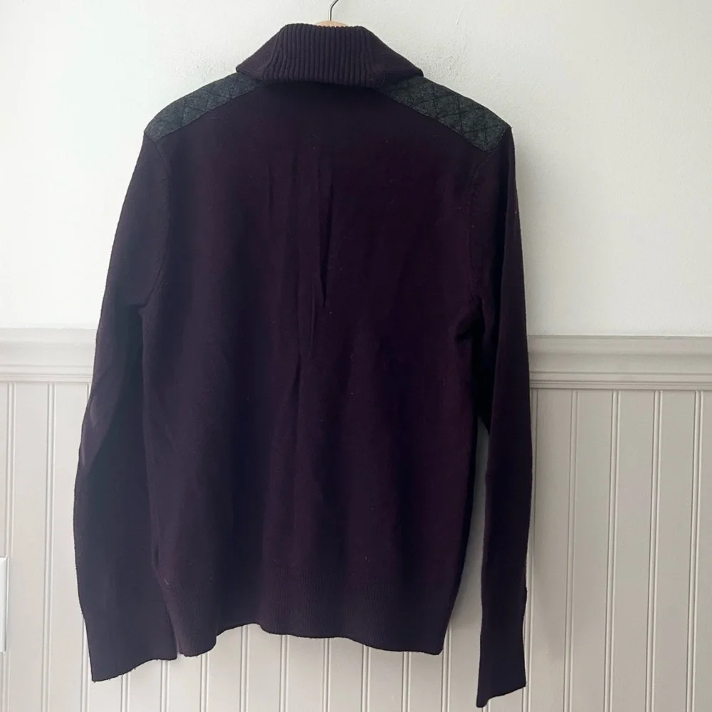 Banana Republic Men’s Medium Deep Purple Merino Wool Blend V-Neck Sweater